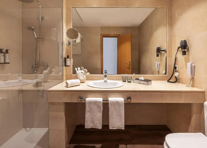 Hotel mit Pool: Hotel Malaga Alameda Centro Affiliated By Melia