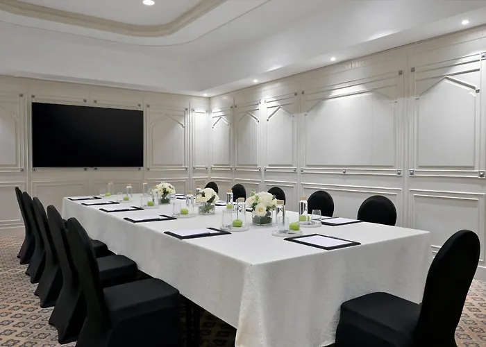 4-Sterne-Hotel: Crowne Plaza Muscat By Ihg