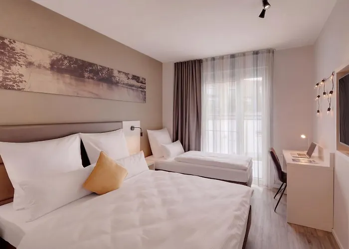 3-Sterne-Hotel: Amper Art Hotel