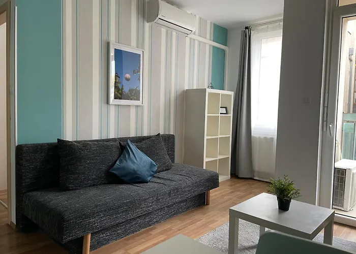 Ferienvermietung: Corvin Center Suites