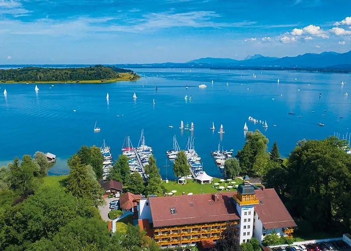 Hotel mit Aussicht: Yachthotel Chiemsee GmbH