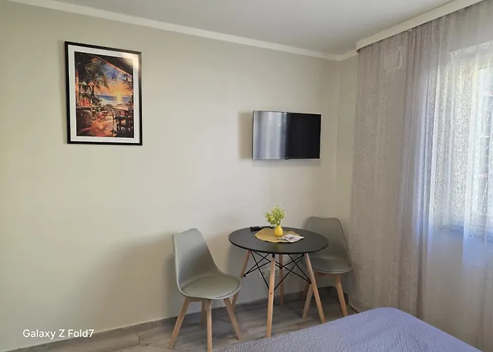 Gästehaus: Hotel Modern Living Studio Küche Netflix inklusive Top Lage