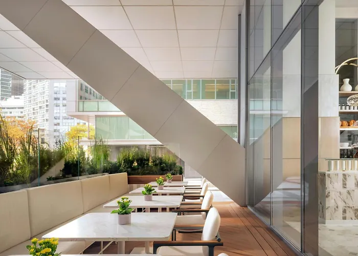 Ritz-Carlton, Toronto