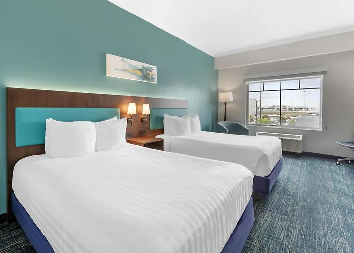 Western Plus Miami Airport North &Suites