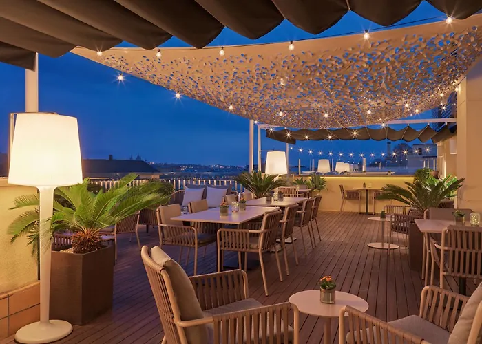  H10 Universitat (Adults Only)