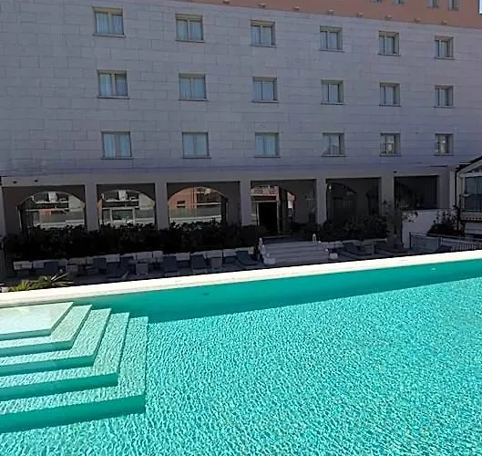 Hotel For You