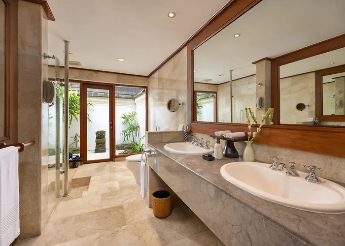  Oberoi Beach