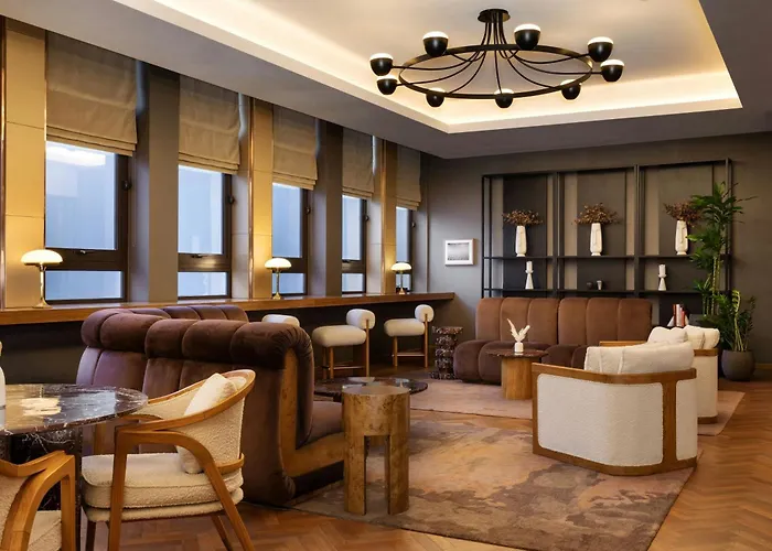 Montcalm Royal House, City