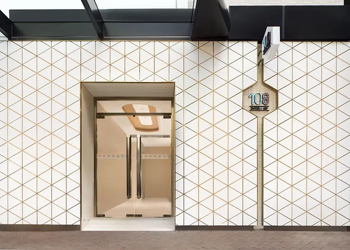 Hotel 108, Hong Kong