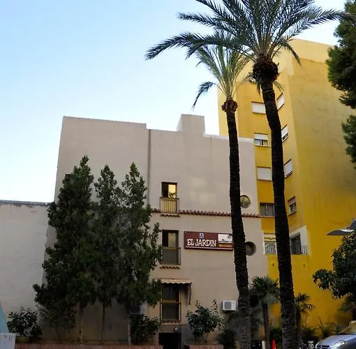  Hostal El Jardin