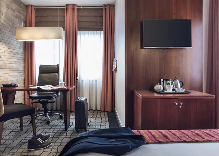 Townhouse Hotel