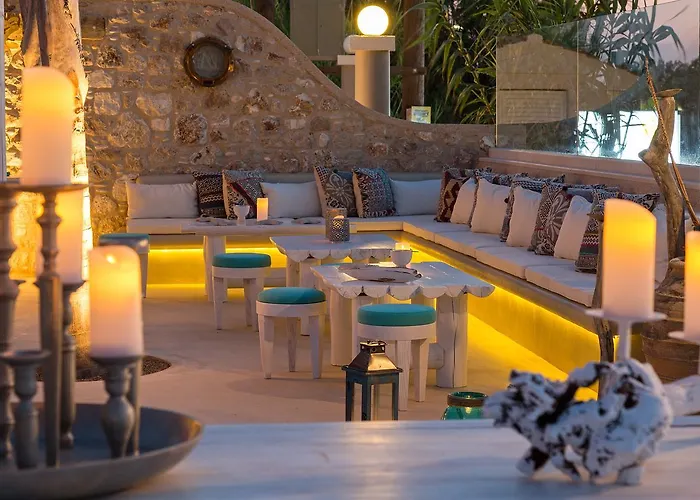  White Pearls-Adults Only Luxury Suites
