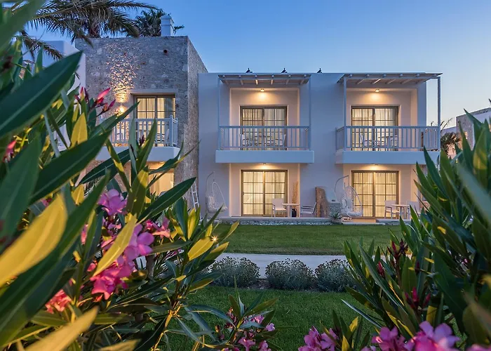  White Pearls-Adults Only Luxury Suites