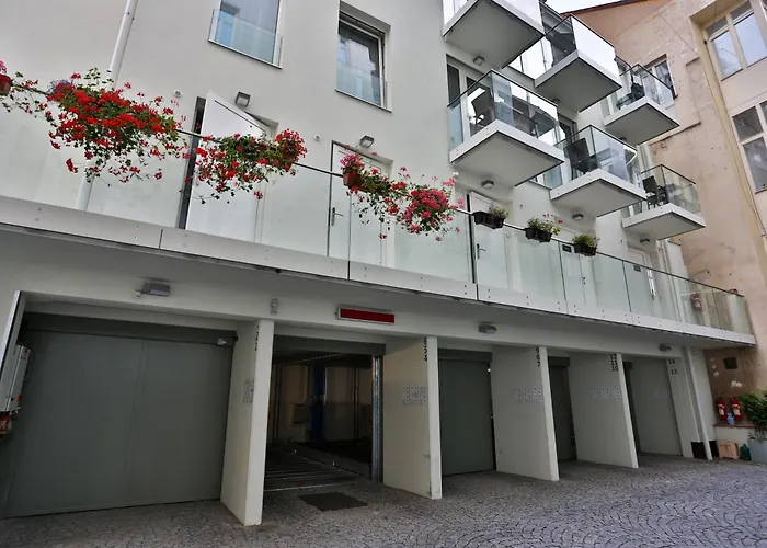 James & Apartments