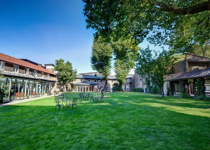 Familienhotels Royal Foundation Of St Katharine