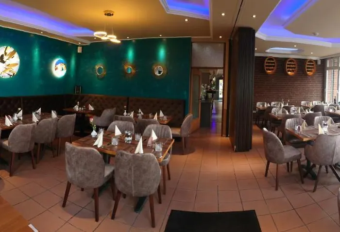 Hotel nahe College: Achilleon III