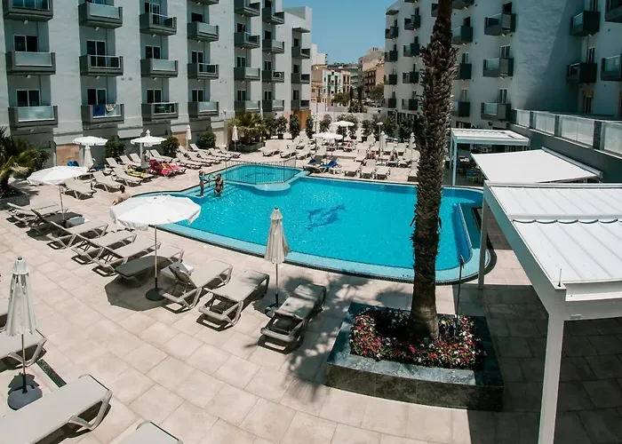 Golf Hotel: Pebbles Resort (Adults Only)